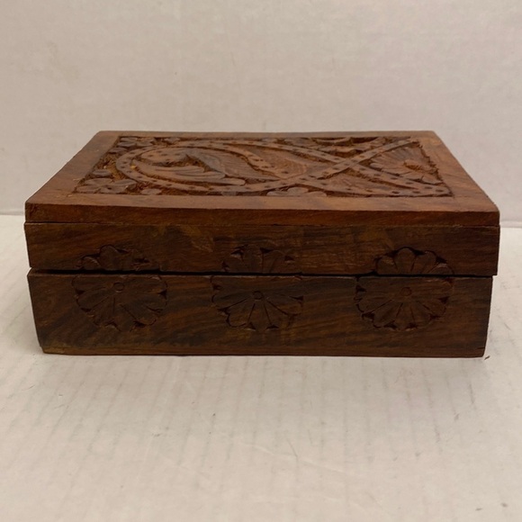 Vintage Carved Wooden Box Made In India - Picture 4 of 13